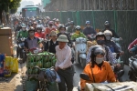 Chục nghìn người nhúc nhích ở đường Trường Chinh vì xe tải hỏng