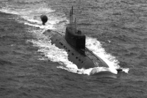 Tàu ngầm tối tân của Nga 'đấu tay đôi' dưới nước