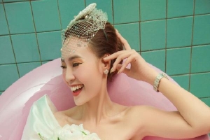 Vừa dự đám cưới Đông Nhi, Ninh Dương Lan Ngọc liền tung bộ ảnh váy cưới lộng lẫy