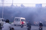Clip: Đốt rác dưới chân cầu Sài Gòn, khói lửa mù mịt khiến người dân hoang mang