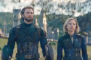 Chris Evans úp mở chuyện trở lại đóng Captain America