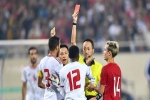 Info trọng tài cực đẹp trai đến từ Nhật Bản, người thẳng tay rút thẻ đỏ cho cầu thủ UAE sau pha phạm lỗi xấu xí