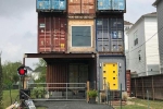 Ngôi nhà 3 tầng làm từ 11 container