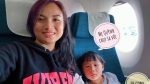Bé Sa và mẹ Quỳnh Trần chính thức lên máy bay về Việt Nam, fan hào hứng like mỏi tay, 