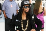 Rapper Lil Jon bị câu lưu ở Tân Sơn Nhất vì mang quá nhiều vàng