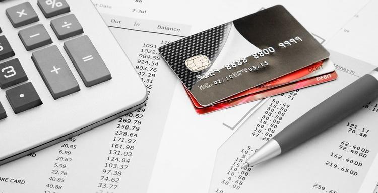 Mỗi loại thẻ khác nhau có mức phí duy trì tài khoản khác nhau.