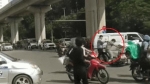 Clip: V.a chạm giao thông, 2 người đàn ông l.a.o vào đánh nhau như phim chưởng ở Hà Nội