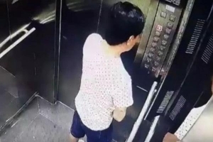 Người đàn ông tiểu tiện trong thang máy bị phạt 500.000 đồng