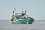 Tàu cá bị sóng đánh chìm, 3 ngư phủ mất tích