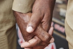 Vì sao đàn ông Ấn Độ thường nắm tay nhau mỗi khi ra đường?