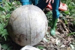 Người dân Tuyên Quang ngỡ ngàng phát hiện vật thể lạ rơi từ trên không xuống đất