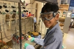 Thần đồng 14 tuổi làm việc tại phòng thí nghiệm đại học