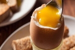 Ăn trứng gà như thế nào tốt: Chín, tái hay sống?