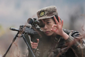 Hot girl quân nhân Trung Quốc được mệnh danh 'vua bắn tỉa'