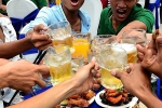 Báo Tây chỉ cách uống bia của người Việt Nam