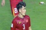 Liên tục xô đẩy cầu thủ đội bạn, Tấn Sinh lập tức nhận thẻ vàng, fans Việt giận dữ: 'Thay Tấn Sinh đi!'