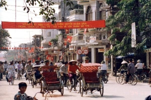 Ảnh cực độc chưa một lần tiết lộ về Hà Nội năm 1994