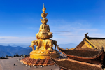 Tượng Phật dát vàng trên đỉnh núi Nga Mi