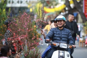 Chùm ảnh: Độc đáo chợ hoa mỗi năm chỉ mở một lần ở Hà Nội