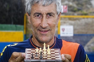 HLV Setien - người lĩnh hội bóng đá nhờ cờ vua