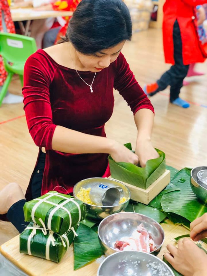 Tục gói bánh chưng ngày Tết Rất cần trao truyền cho thế hệ sau Văn hóa Vietnam VietnamPlus