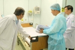 Nhân viên y tế không nghỉ Tết ứng phó viêm phổi Vũ Hán