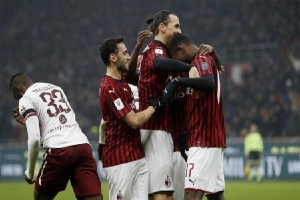 Milan vào bán kết Cup Italy
