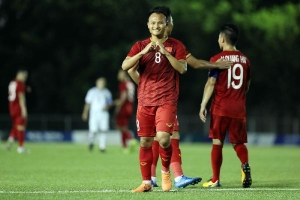 Trọng Hoàng và Đình Trọng không thể 'tẩy' thẻ để đấu Malaysia