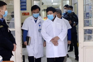 Phó Chủ tịch UBND TP Hà Nội Ngô Văn Quý kiểm tra chống dịch Corona tại bệnh viện Đống Đa