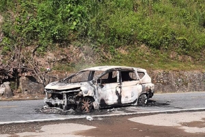 Ôtô phát nổ rồi bốc cháy, 2 người tử vong