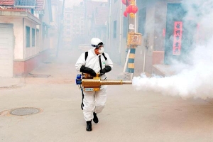 Chất tẩy trùng, trạm gác mọi nơi - Trung Quốc chiến đấu 'tổng lực' với virus