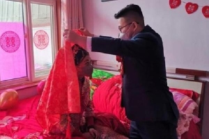 Đám cưới không khách mời, hôn lễ 2 phút giữa mùa dịch corona