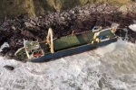 Tàu 'ma' bí ẩn tự trôi qua 3 châu lục rồi dạt vào bờ biển Ireland