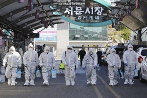 Hàn Quốc: Tử vong, nhiễm liên tục tăng, lan cả vào doanh trại