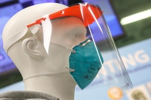 Tấm che mặt 3D bảo vệ y bác sĩ khỏi lây nhiễm nCoV