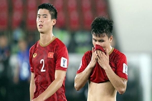 Phương án nào thay hàng thủ thủng lỗ chỗ ở đội tuyển Việt Nam?