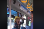 Nữ hành khách chửi mắng thậm tệ, rút guốc dọa đánh tài xế xe bus