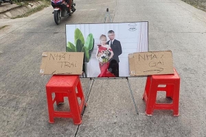 Đám cưới Kiên Giang được dân mạng share ảnh nhiệt tình nhưng nhìn đâu cũng thấy 'điều sai trái' vì chi tiết ảnh cưới của cô dâu, chú rể