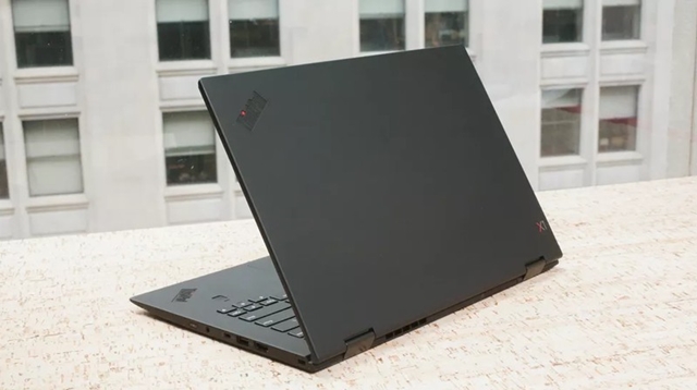 Lenovo ThinkPad X1 Carbon phiên bản 2018 của máy tính xách tay X1 Carbon này có màn hình 14 inch độ phân giải WQHD (2.560 x 1.440 pixel), có tuổi thọ pin lớn, với 13h07 (787 phút).
