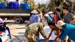 Tiền Giang: Đồn Biên phòng Tân Thành cấp nước ngọt miễn phí cho nhân dân trên địa bàn