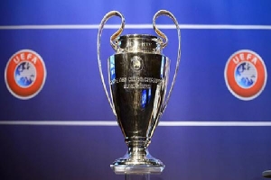UEFA xác nhận hoãn Champions League và Europa League vô thời hạn