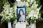 Nghệ sĩ, dư luận bức xúc trước những trò lố phản cảm trong đám tang của Mai Phương