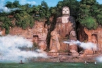 Huyền bí bức tượng Phật 'nhỏ lệ', đứng hiên ngang giữa đất trời ngàn năm