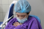 Bạch Mai ngày này: Bác sĩ thay mẹ ruột, ủ bé sinh non như Kangaroo mẹ