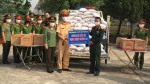 Công an thành phố Đông Hà tặng 1 tấn gạo cùng các nhu yếu phẩm cho khu vực cách ly