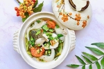Canh chua cá lóc nấu rau rút và nấm, món ăn truyền thống đậm đà hương quê
