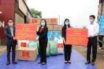 Lãnh đạo Thành ủy Hà Nội kiểm tra tình hình phong tỏa thôn Hạ Lôi, tặng quà 450 hộ dân