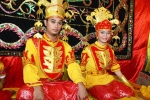Phong tục kỳ lạ: Vợ chồng mới cưới bị cấm dùng nhà vệ sinh suốt 3 ngày đêm