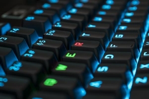 Tìm hiểu về QWERTY và lý do chữ cái trên bàn phím sắp xếp 1 cách 'lộn xộn'