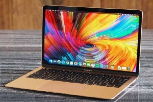 MacBook Pro 13-inch với Magic Keyboard, SSD dung lượng gấp đôi, CPU Intel Core thế hệ 10, giá từ 30,5 triệu